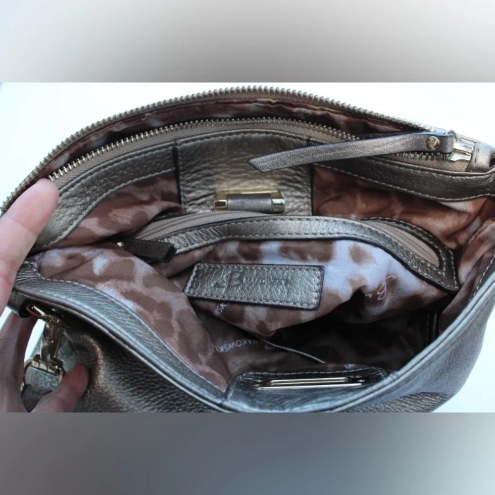 B. Makowsky bucket cross body bag